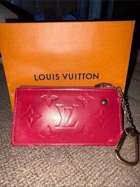 LOUIS VUITTON Framboise Monogram Vernis Pochette Cles Key And Change Holder
